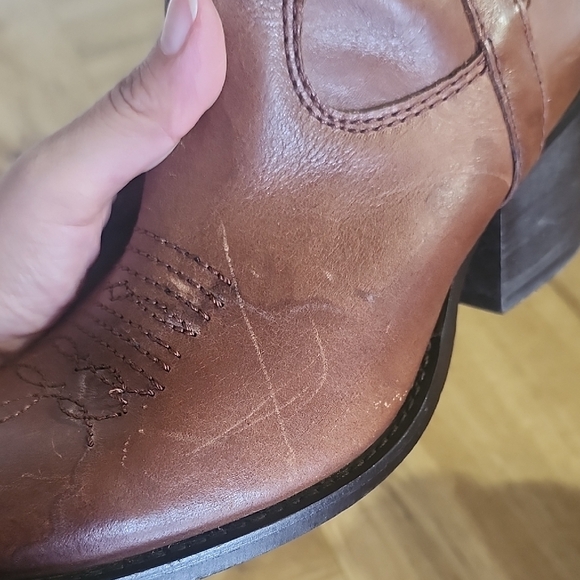 Tierra Bendita Elegant Brown Ankle Booties - Picture 14 of 16